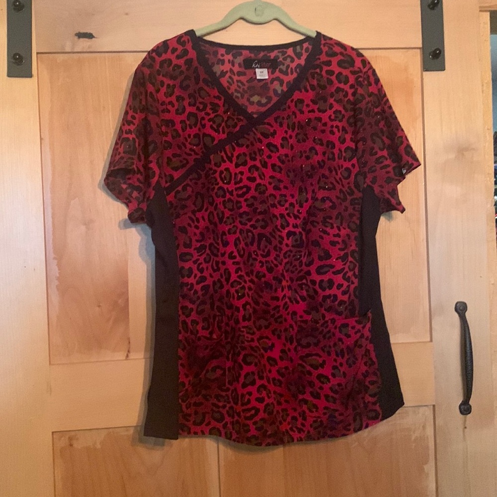 Scrub top